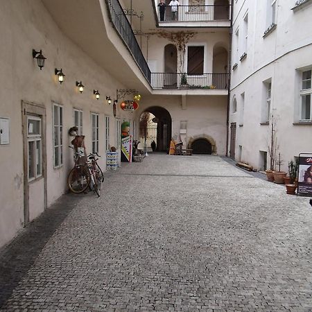 Apartments Tynska 7 Прага Екстериор снимка