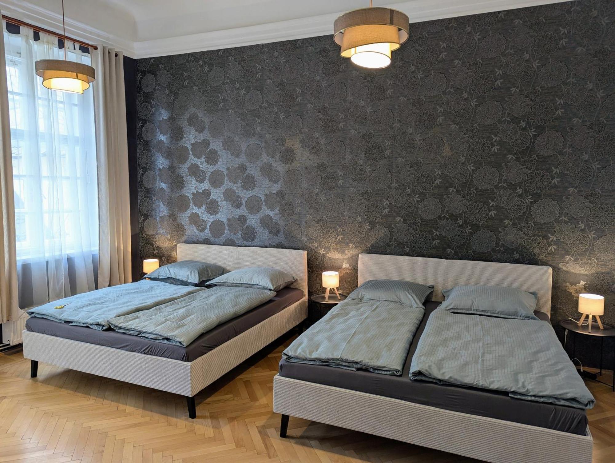 Apartments Tynska 7 Прага Екстериор снимка