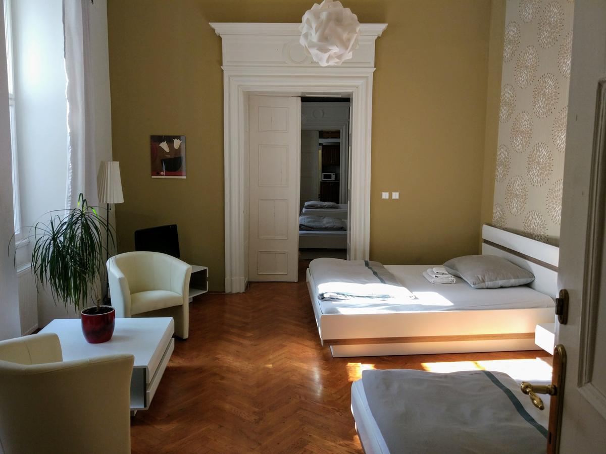 Apartments Tynska 7 Прага Екстериор снимка