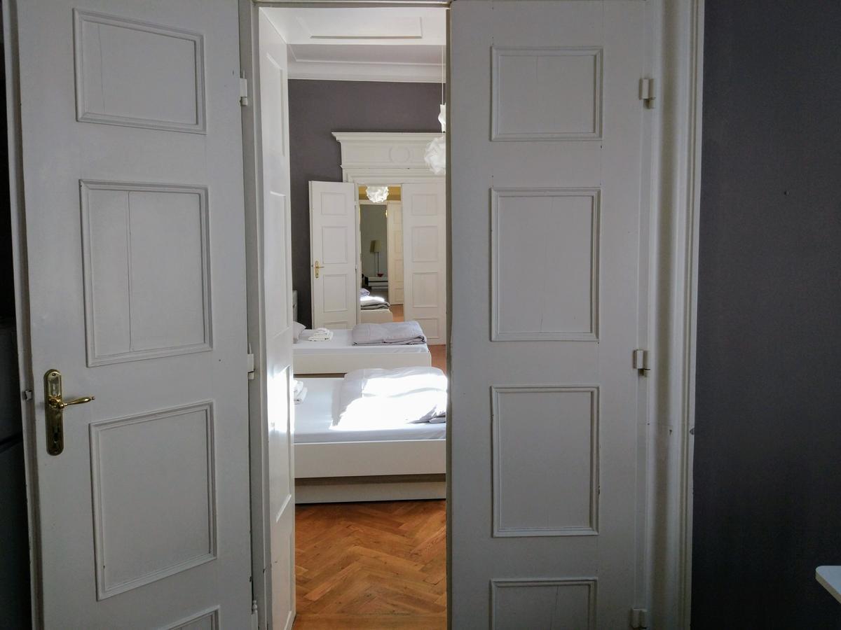Apartments Tynska 7 Прага Екстериор снимка