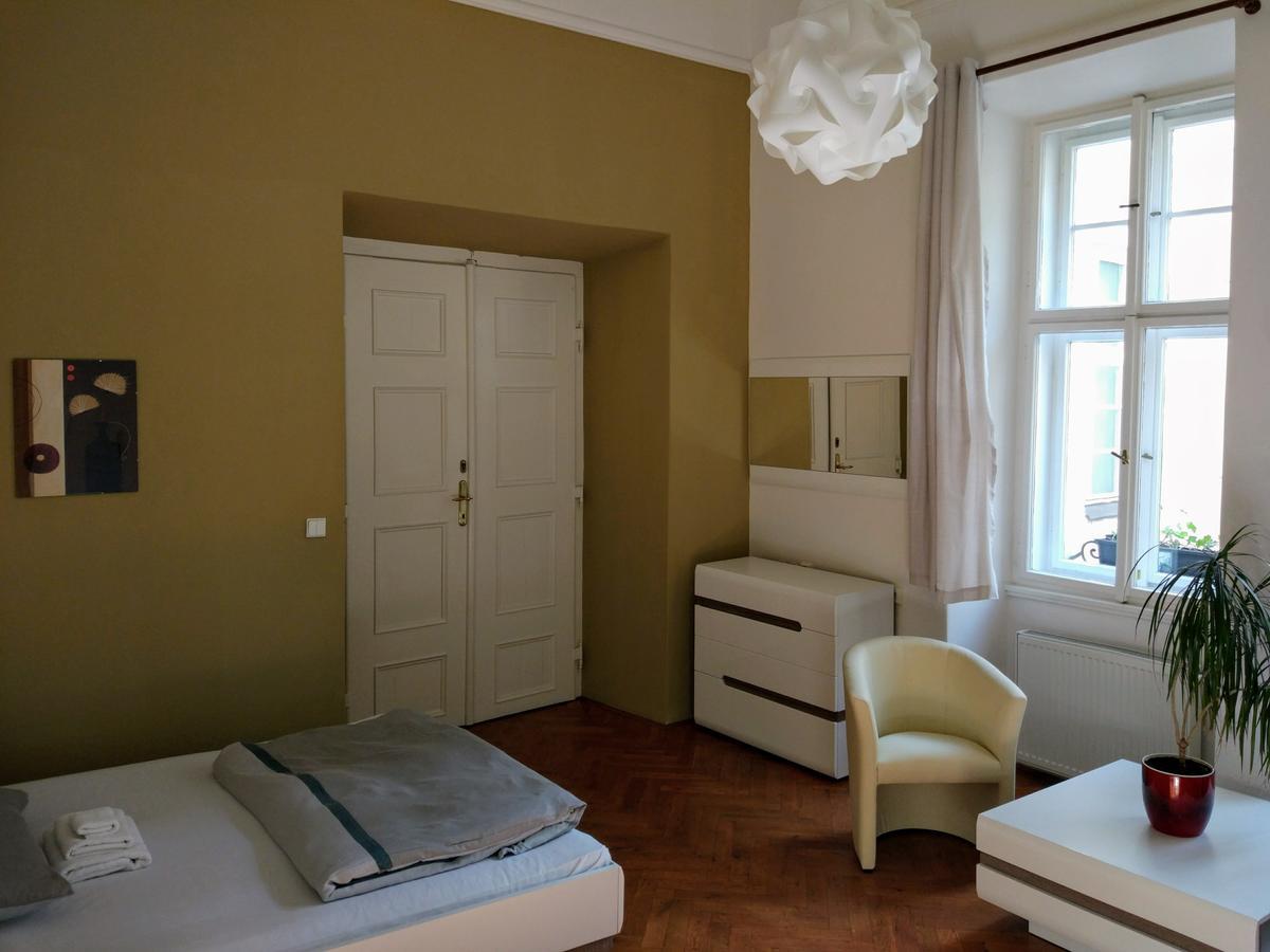 Apartments Tynska 7 Прага Екстериор снимка