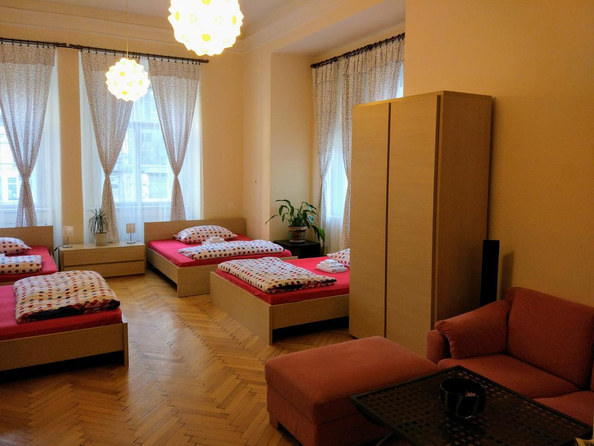 Apartments Tynska 7 Прага Екстериор снимка