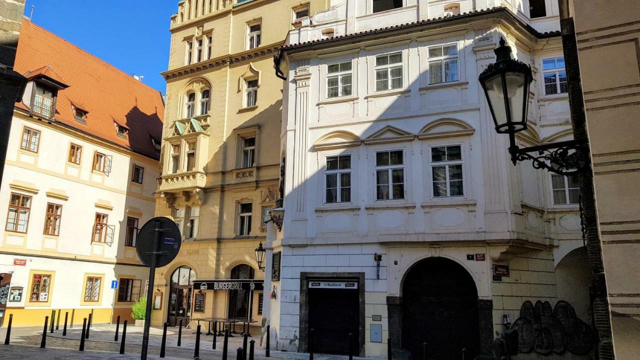 Apartments Tynska 7 Прага Екстериор снимка